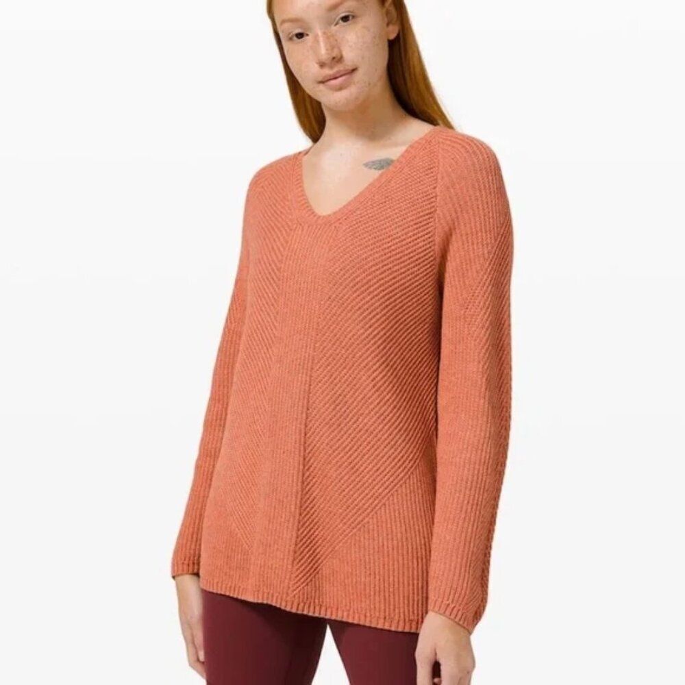 NWT Lululemon size 4 knit blend textured pullover